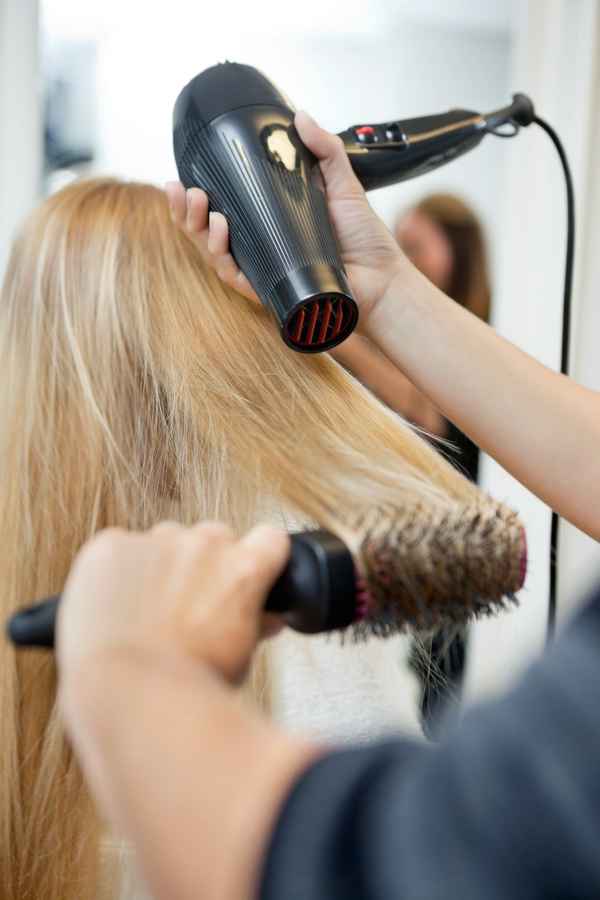 Photo of a weird blow-dryer grip.